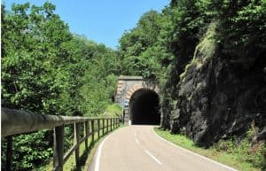 Da Selvino le due valli bergamasche