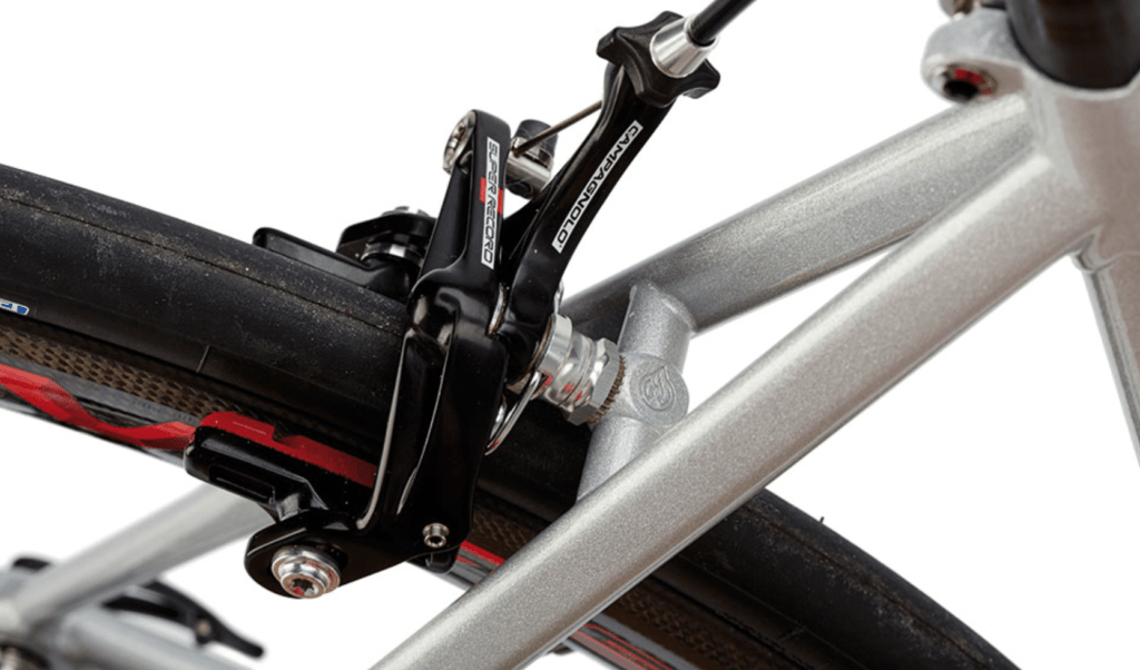 Frenare in bicicletta in inverno